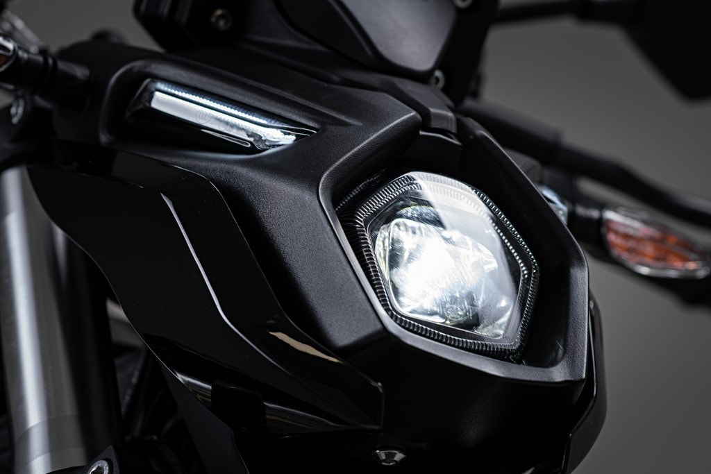 Nuova Voge Brivido 125R, la naked sportiva per sedicenni